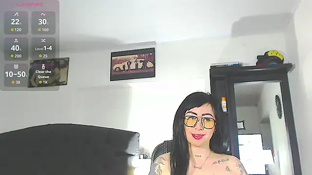 Vicky hotmilf online show from 16, 12, 2025