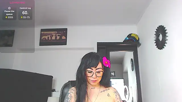 Vicky hotmilf online show from 12, 3, 2026