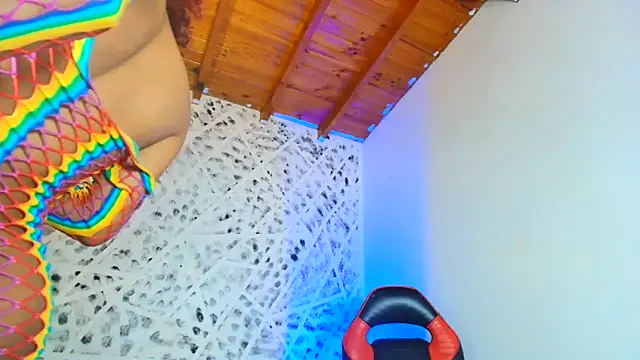 Snapshot of MIA_HOT23CM_S7S chatting on 4, 12, 2025 MIA HOT23CM S7S online show from 4, 12, 2025