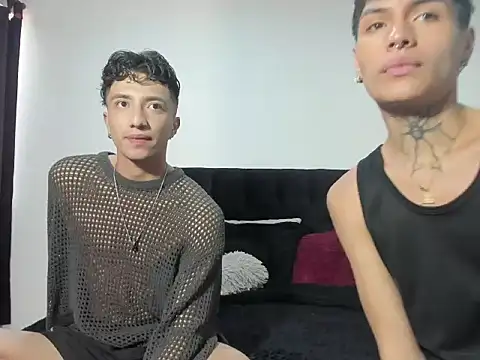 Snapshot of mhatias_ chatting on 6, 10, 2025 mhatias  online show from 6, 10, 2025