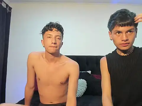 Snapshot of mhatias_ chatting on 8, 10, 2025 mhatias  online show from 8, 10, 2025