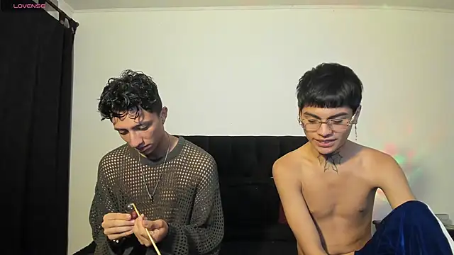 Snapshot of mhatias_ chatting on 21, 10, 2025 mhatias  online show from 21, 10, 2025