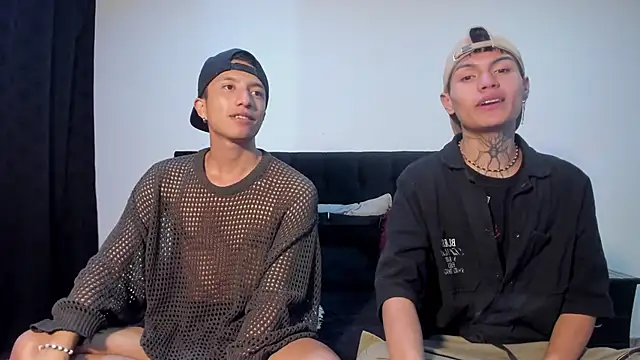 Snapshot of mhatias_ chatting on 30, 10, 2025 mhatias  online show from 30, 10, 2025