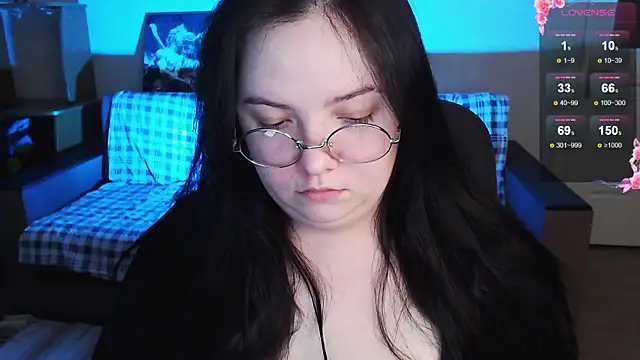 Snapshot of EmillyBones chatting on 11, 3, 2026 EmillyBones online show from 11, 3, 2026