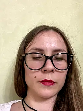 Snapshot of SophieDesire chatting on 18, 9, 2025 SophieDesire online show from 18, 9, 2025