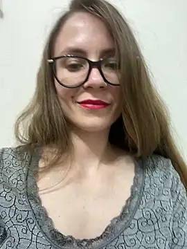 Snapshot of SophieDesire chatting on 18, 9, 2025 SophieDesire online show from 18, 9, 2025