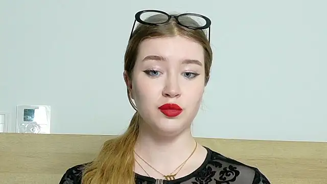 Rebecca Lace online show from 15, 9, 2025