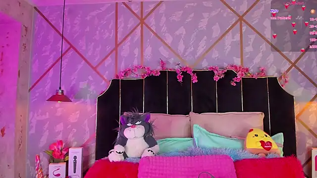 LindaWz  online show from 24, 2, 2026