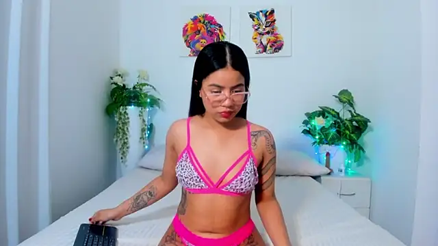 Snapshot of LiilithNova chatting on 28, 9, 2025 LiilithNova online show from 28, 9, 2025