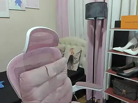 Snapshot of Seductive_Margaux chatting on 1, 10, 2025 Seductive Margaux online show from 1, 10, 2025