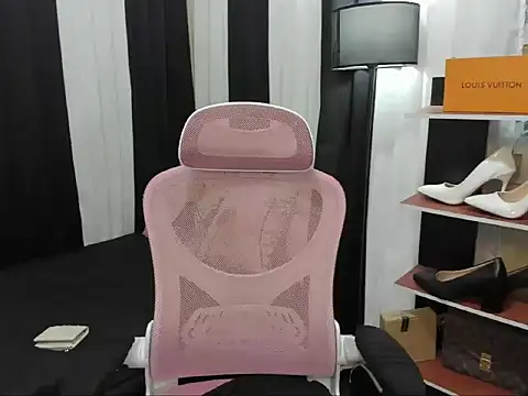 Snapshot of Seductive_Margaux chatting on 24, 10, 2025 Seductive Margaux online show from 24, 10, 2025