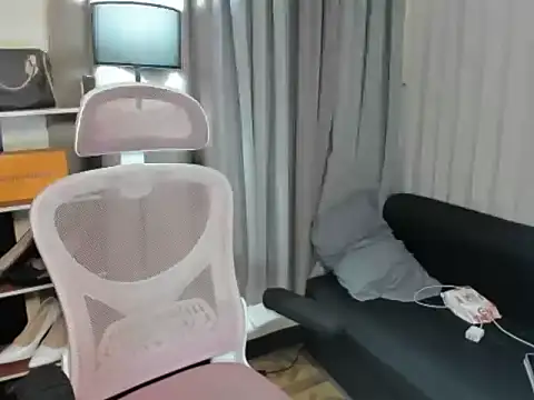 Snapshot of Seductive_Margaux chatting on 16, 12, 2025 Seductive Margaux online show from 16, 12, 2025