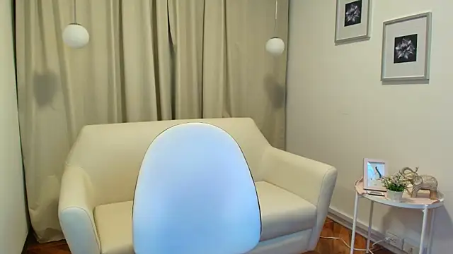 nina moen online show from 18, 12, 2025