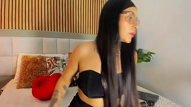 Roseaurora online show from 16, 9, 2025