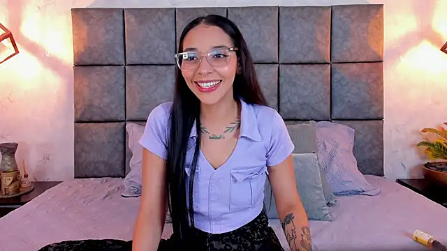 Roseaurora online show from 4, 5, 2026