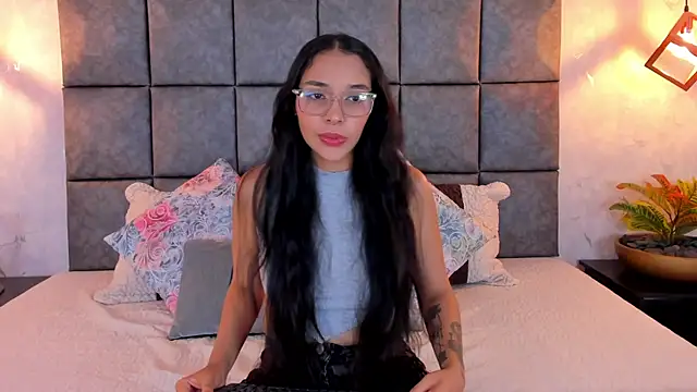 Roseaurora online show from 18, 6, 2026