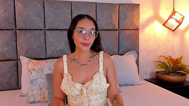 Roseaurora online show from 22, 6, 2026