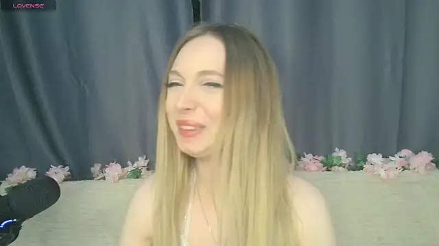 BabbbyFoxxx online show from 29, 10, 2025