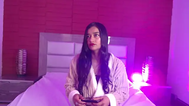 Snapshot of Valeria_Velez_ chatting on 24, 10, 2025 Valeria Velez  online show from 24, 10, 2025