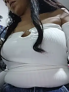 MiaForever1 online show from 23, 6, 2026