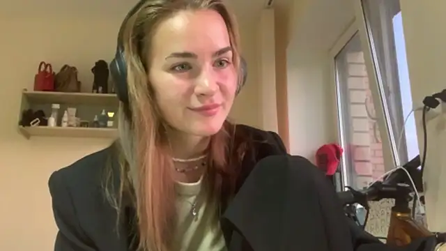 BunnyTiedeman online show from 8, 9, 2025