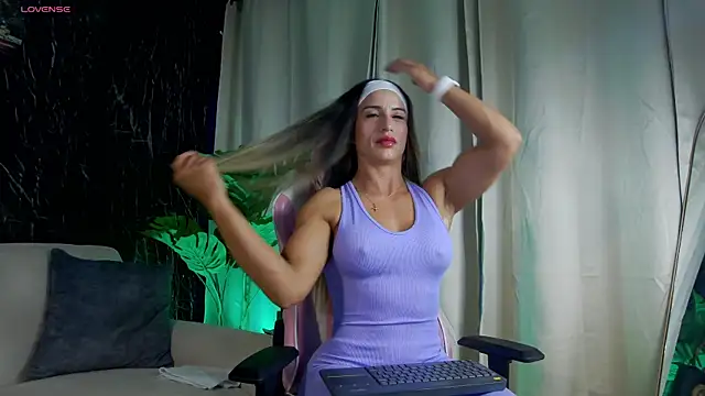 Snapshot of Emily_Foxx01 chatting on 28, 4, 2026 Emily Foxx01 online show from 28, 4, 2026