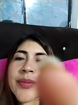 Camila latina 0 online show from 18, 9, 2025