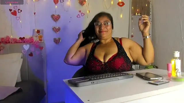 Snapshot of milf_latinn chatting on 17, 9, 2025 milf latinn online show from 17, 9, 2025