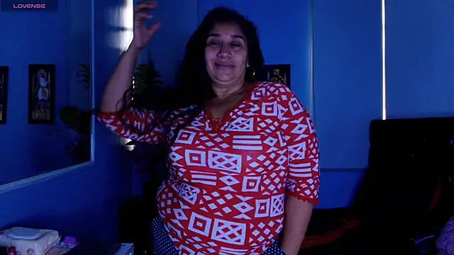 Snapshot of milf_latinn chatting on 3, 10, 2025 milf latinn online show from 3, 10, 2025