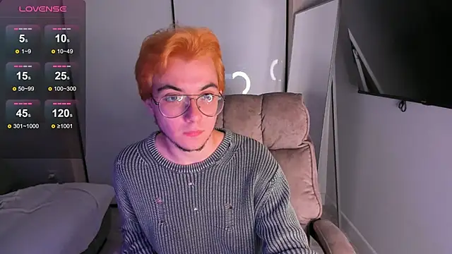 Snapshot of tyler_bergg chatting on 28, 9, 2025 tyler bergg online show from 28, 9, 2025