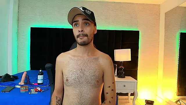 Snapshot of HairyDiamond_ chatting on 17, 9, 2025 HairyDiamond  online show from 17, 9, 2025