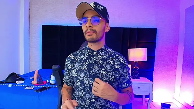 Snapshot of HairyDiamond_ chatting on 18, 9, 2025 HairyDiamond  online show from 18, 9, 2025