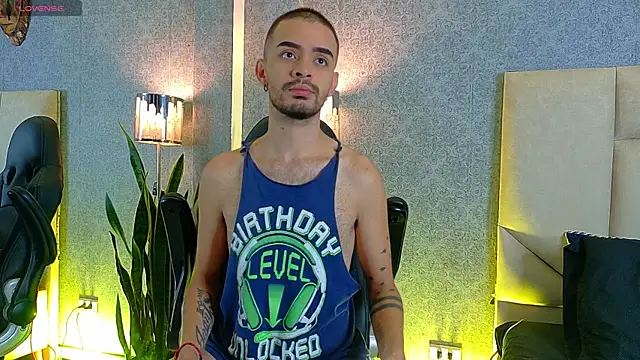 Snapshot of HairyDiamond_ chatting on 25, 9, 2025 HairyDiamond  online show from 25, 9, 2025