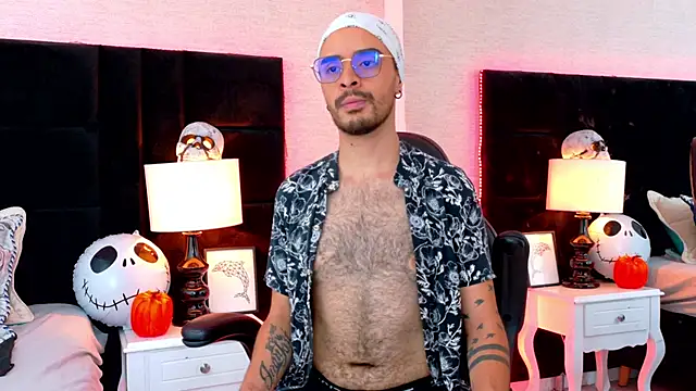 Snapshot of HairyDiamond_ chatting on 16, 10, 2025 HairyDiamond  online show from 16, 10, 2025