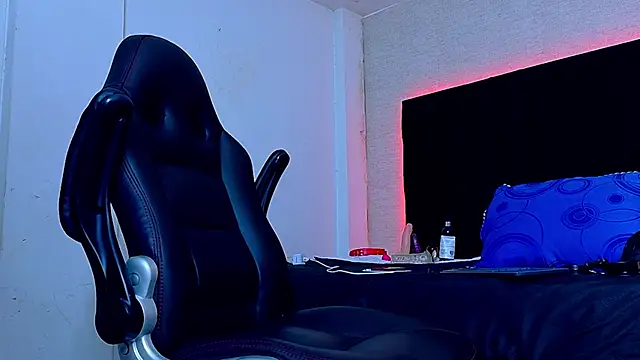 Snapshot of HairyDiamond_ chatting on 20, 10, 2025 HairyDiamond  online show from 20, 10, 2025