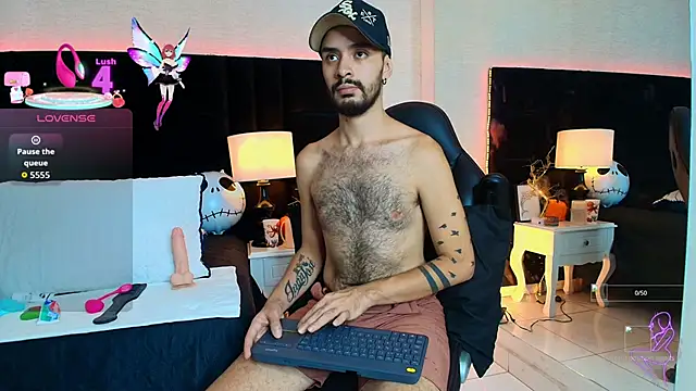 Snapshot of HairyDiamond_ chatting on 29, 10, 2025 HairyDiamond  online show from 29, 10, 2025