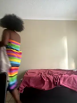 Snapshot of Moonzy77 chatting on 19, 9, 2025 Moonzy77 online show from 19, 9, 2025