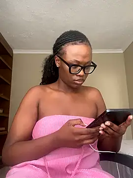 Snapshot of Moonzy77 chatting on 23, 10, 2025 Moonzy77 online show from 23, 10, 2025