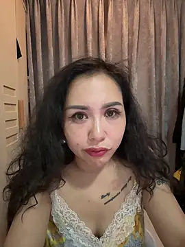 Snapshot of Susu-Asia chatting on 16, 9, 2025 Susu-Asia online show from 16, 9, 2025