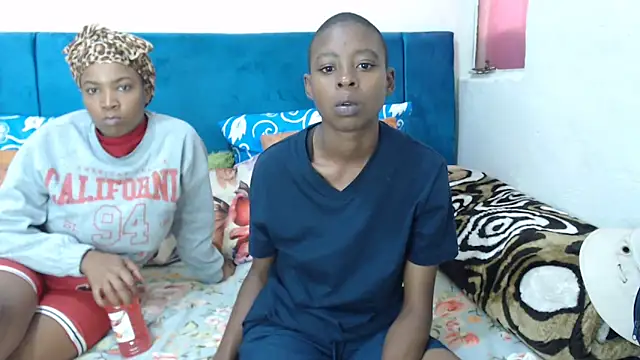 Snapshot of SweetSlenderChoc chatting on 7, 3, 2026 SweetSlenderChoc online show from 7, 3, 2026