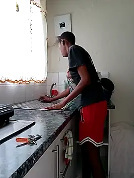 Snapshot of SweetSlenderChoc chatting on 15, 4, 2026 SweetSlenderChoc online show from 15, 4, 2026