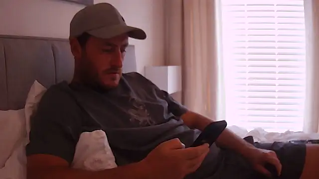 Londonlad818 online show from 24, 9, 2025