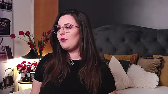 Mia Swano online show from 7, 10, 2025