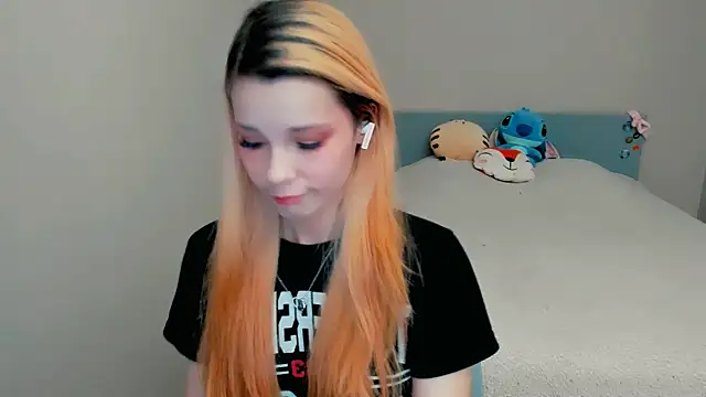 Kitten Alissa online show from 13, 10, 2025