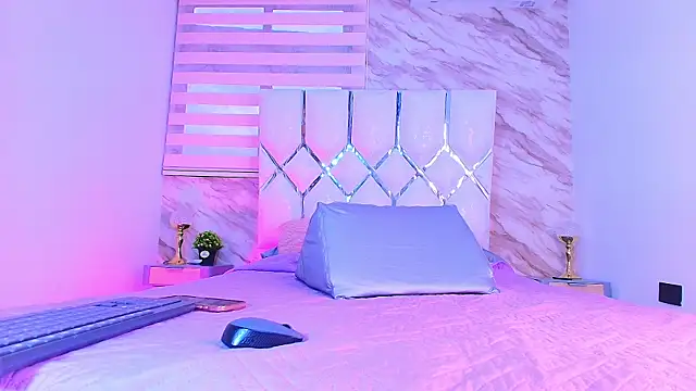 Snapshot of collet_1 chatting on 1, 4, 2026 collet 1 online show from 1, 4, 2026