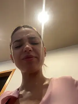 ItalianGirl online show from 25, 10, 2025