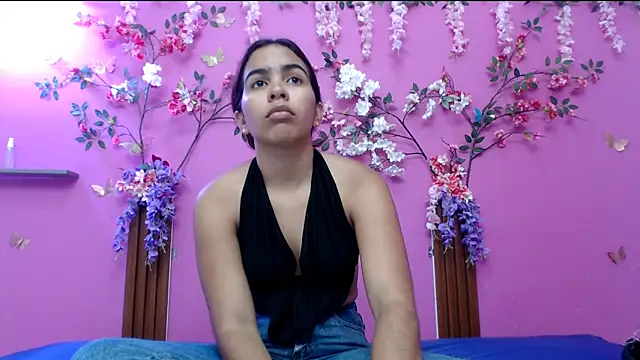 skinnysofia18 online show from 8, 5, 2026