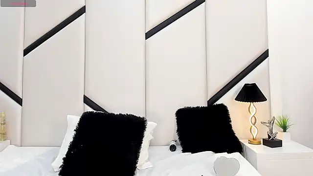XimenaCosta online show from 4, 5, 2026
