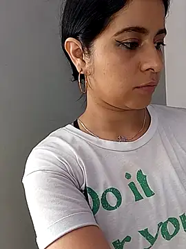 ValerieLove  online show from 2, 11, 2025