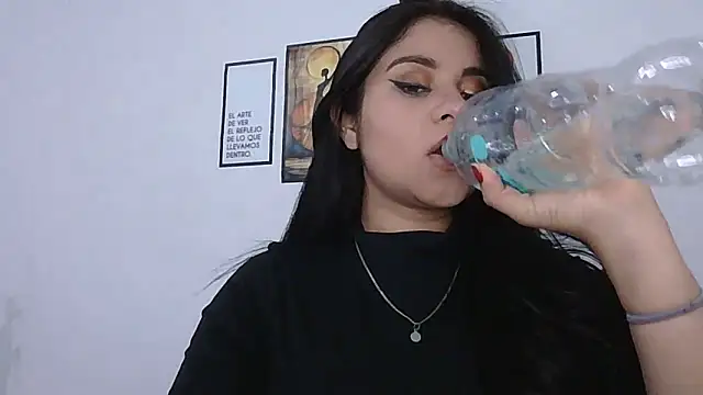 Snapshot of ValerieLove_ chatting on 5, 2, 2026 ValerieLove online show from 5, 2, 2026